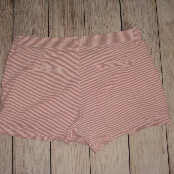 Old Navy Everyday Shorts Candystripe 10 - Picture 4 of 4